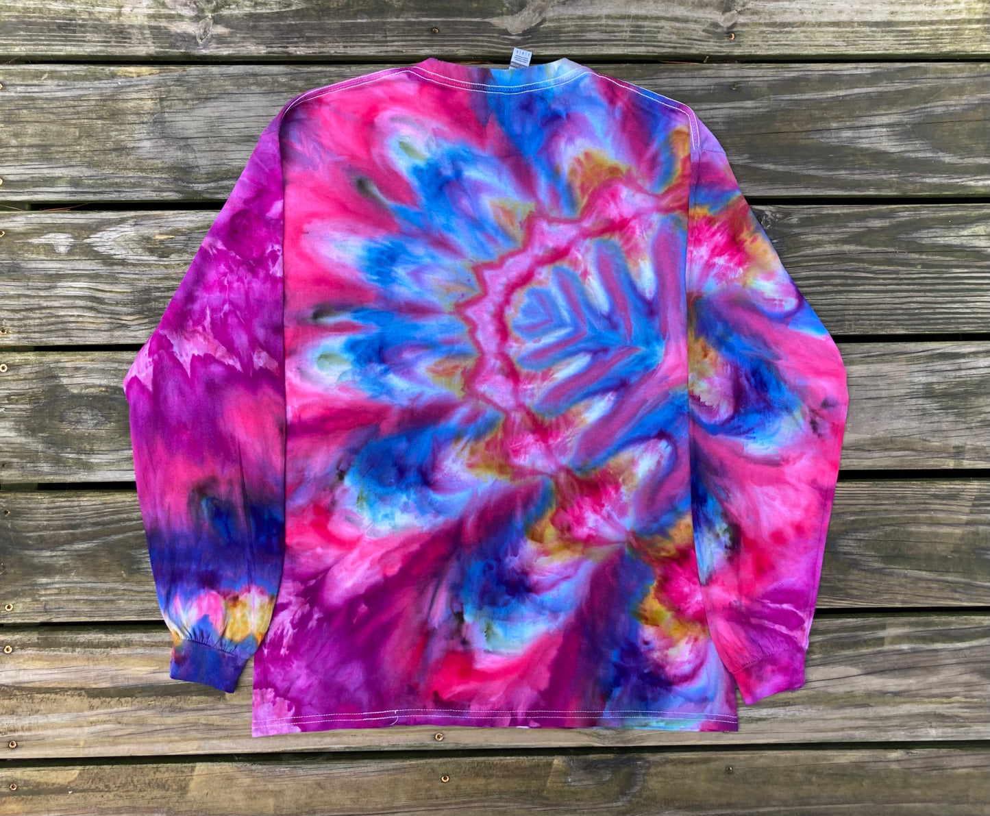 Peacock Ripple along Sleeve Tie Dye